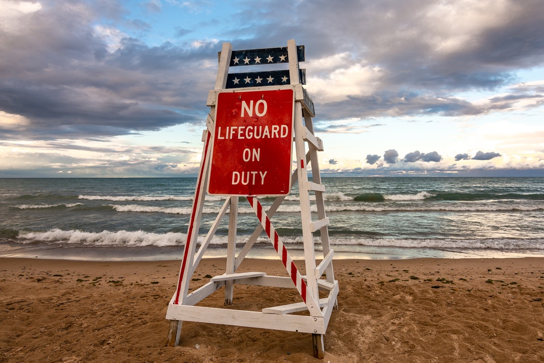 no lifegaurd sign